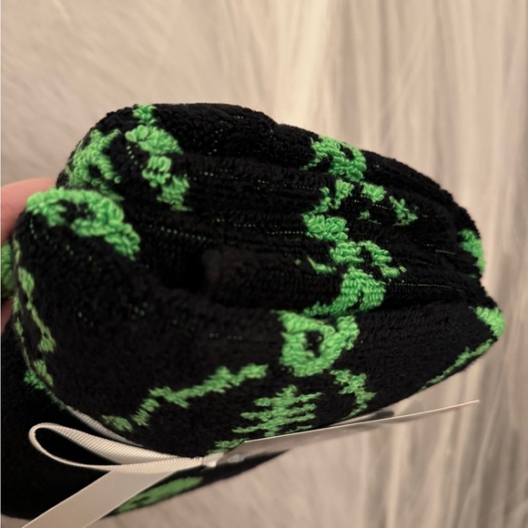 Caro Lime Green Stripe Skeleton Towel set - Picture 11 of 13